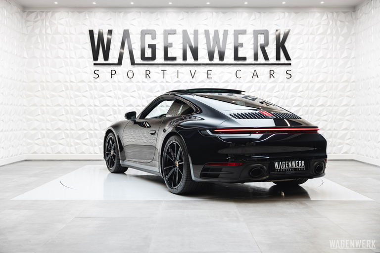 Porsche 992 Carrera 4