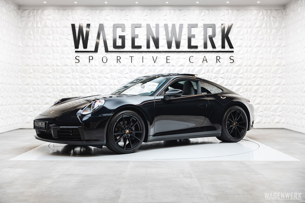 Porsche 992 Carrera 4