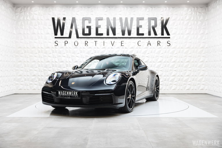 Porsche 992 Carrera 4