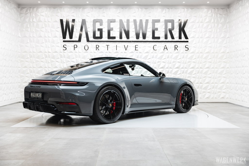 Porsche 992.2 Carrera 4 GTS
