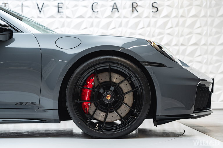 Porsche 992.2 Carrera 4 GTS