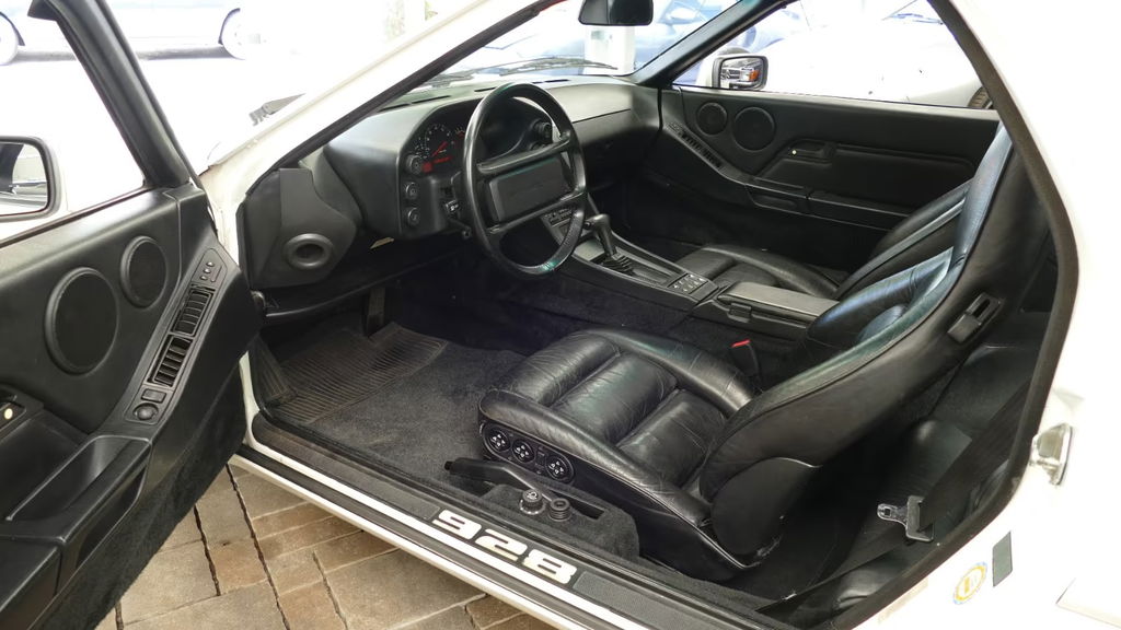 Porsche 928 S4