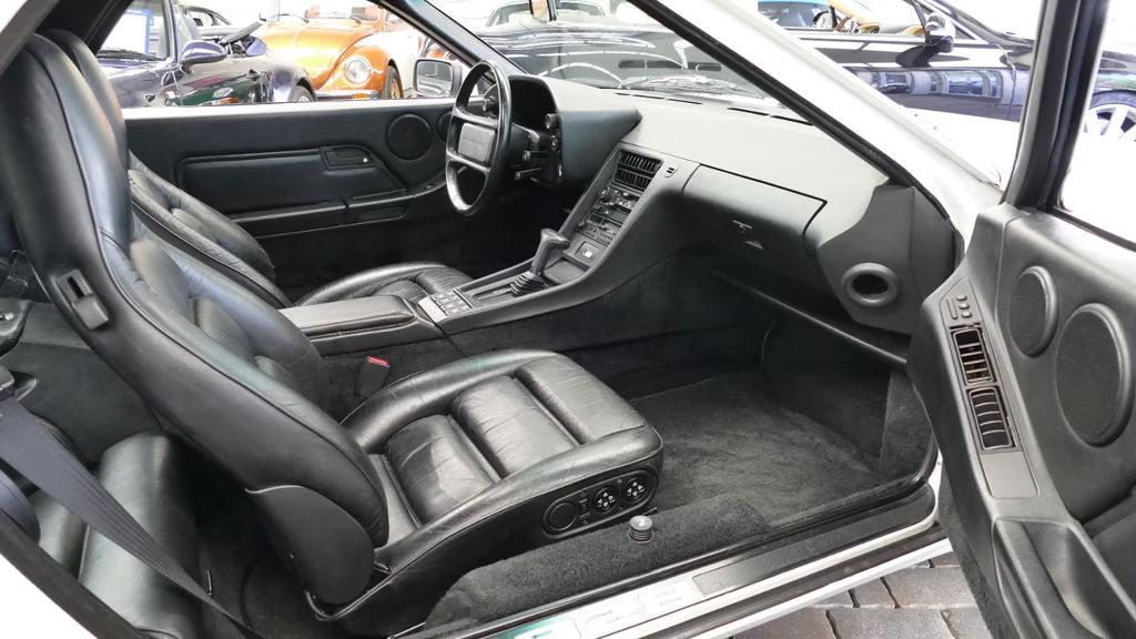 Porsche 928 S4