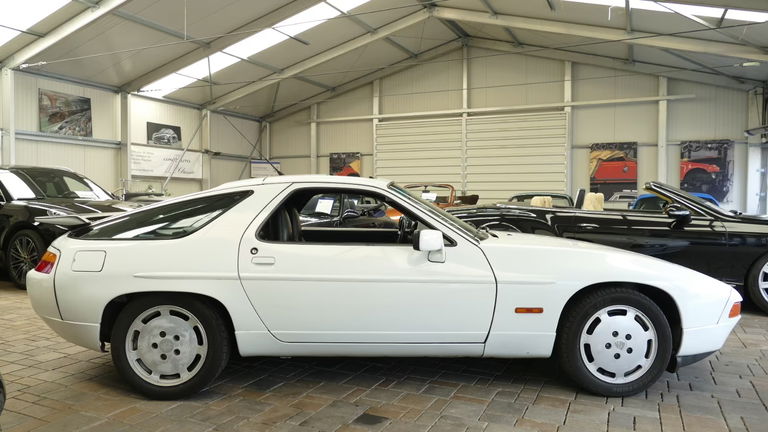 Porsche 928 S4