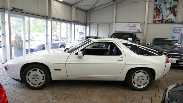Porsche 928 S4