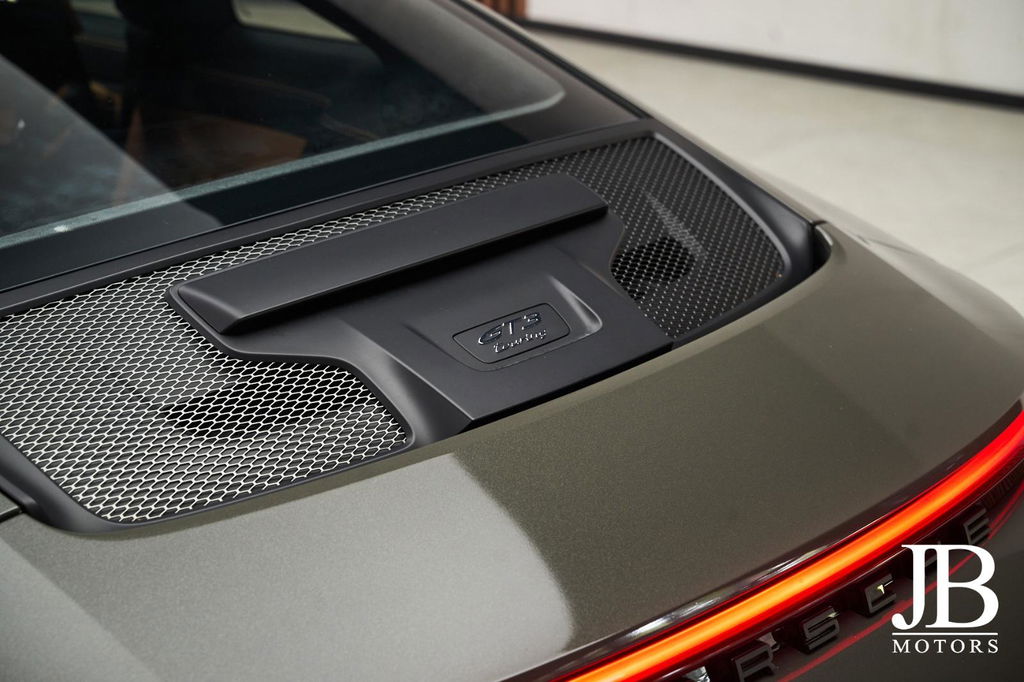 Porsche 992 GT3 Touring