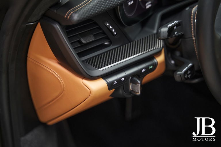 Porsche 992 GT3 Touring