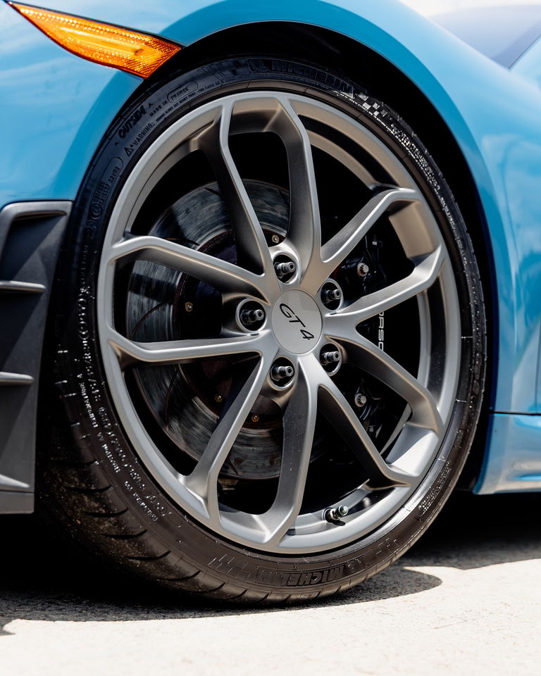 Porsche 718 Cayman GT4