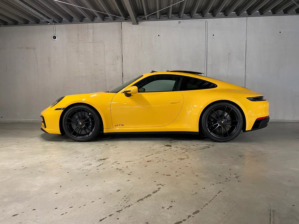 Porsche 992 Carrera 4 GTS