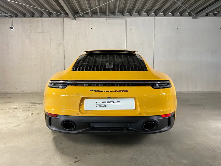 Porsche 992 Carrera 4 GTS