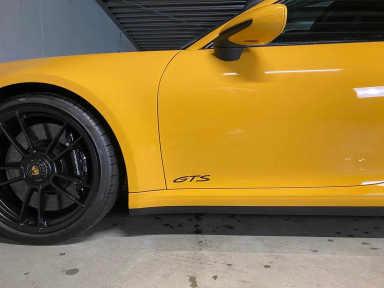 Porsche 992 Carrera 4 GTS
