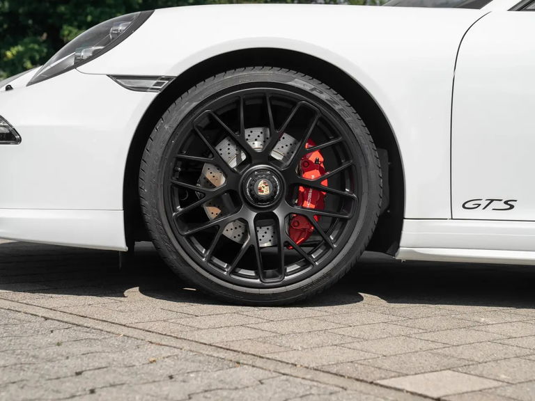 Porsche 991 Carrera 4 GTS