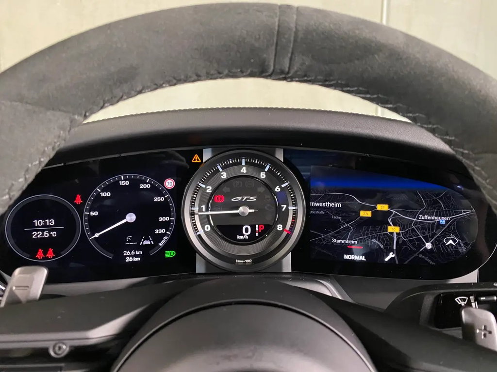 Porsche 992 Carrera 4 GTS