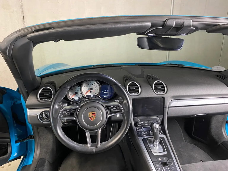 Porsche 718 Boxster
