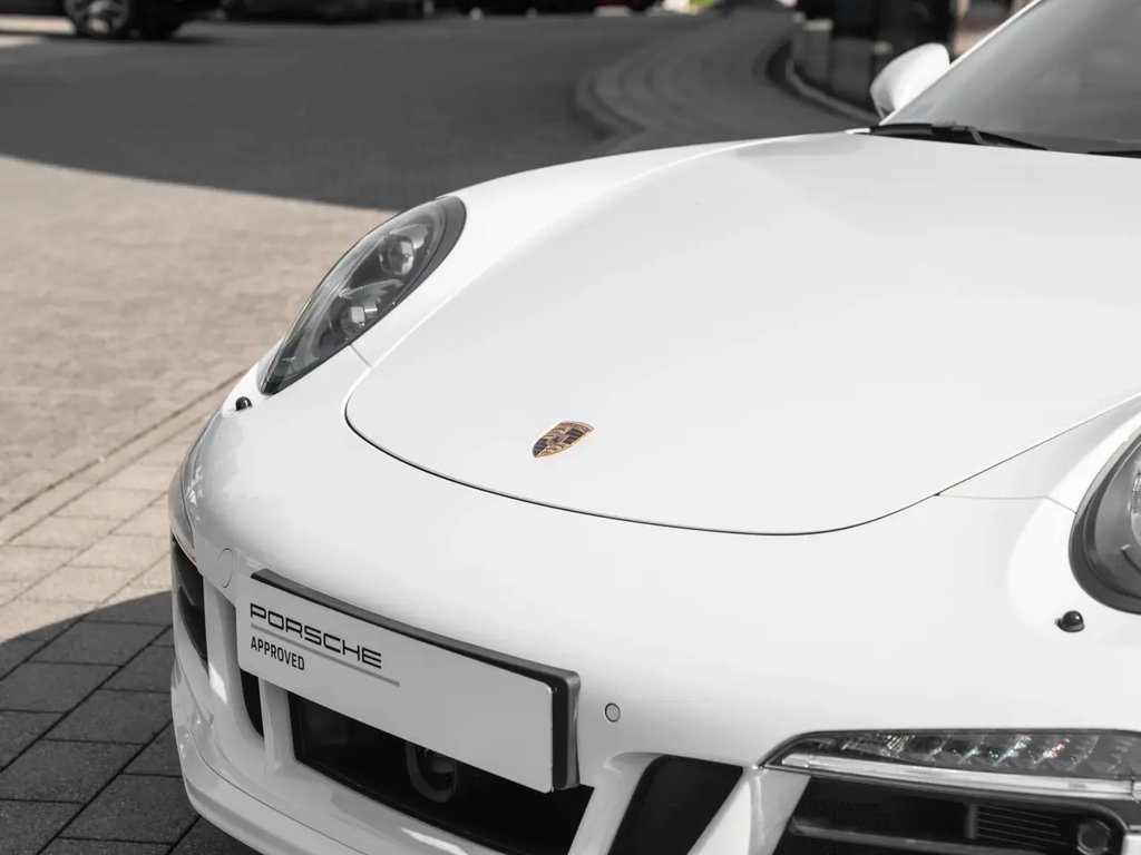 Porsche 991 Carrera 4 GTS