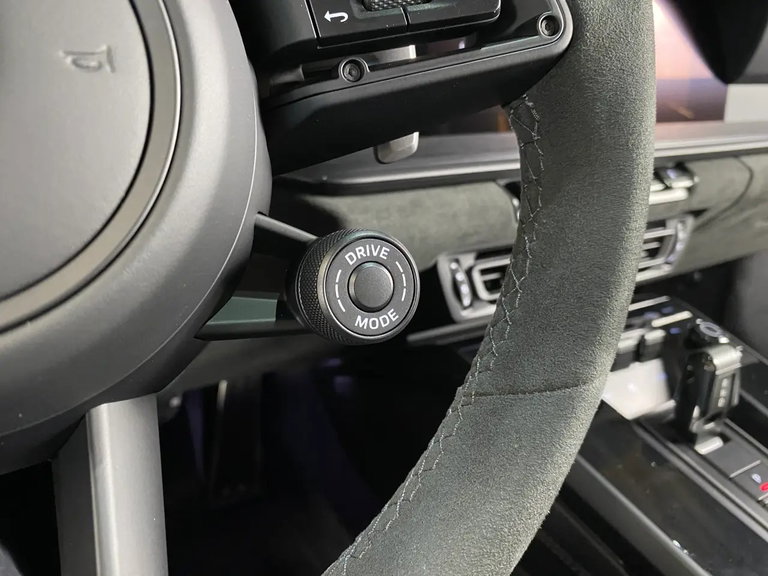 Porsche 992 Carrera 4 GTS