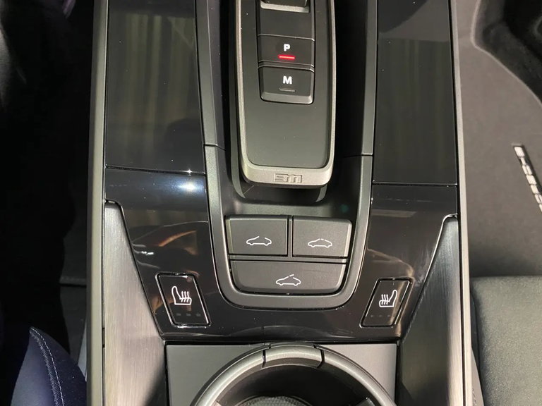 Porsche 992 Carrera 4 GTS