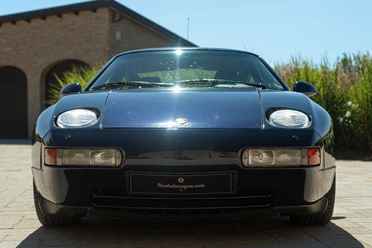 Porsche 928 GTS