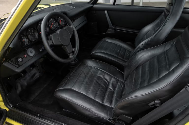 Porsche 911 Carrera (US)