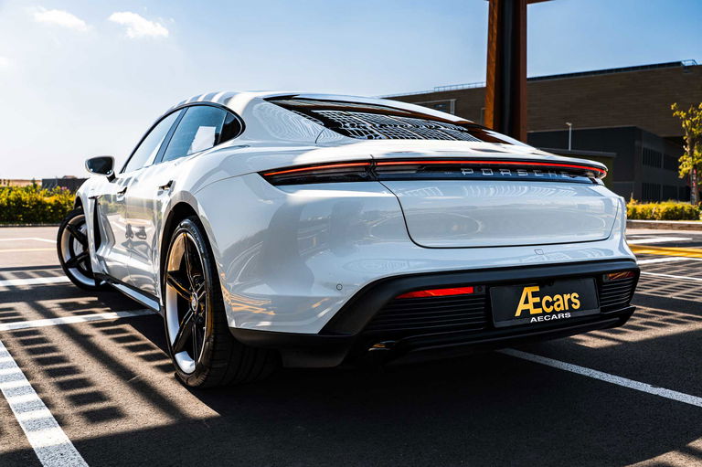 Porsche Taycan Turbo