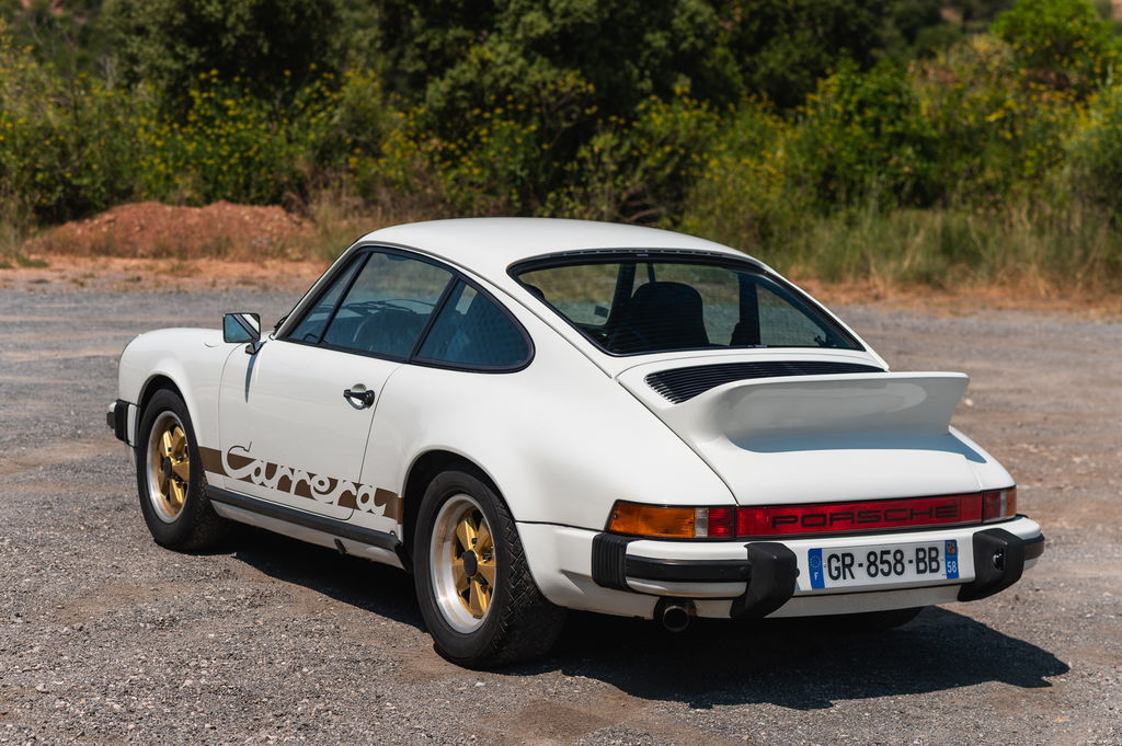 Porsche 911 Carrera 2.7