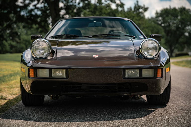 Porsche 928