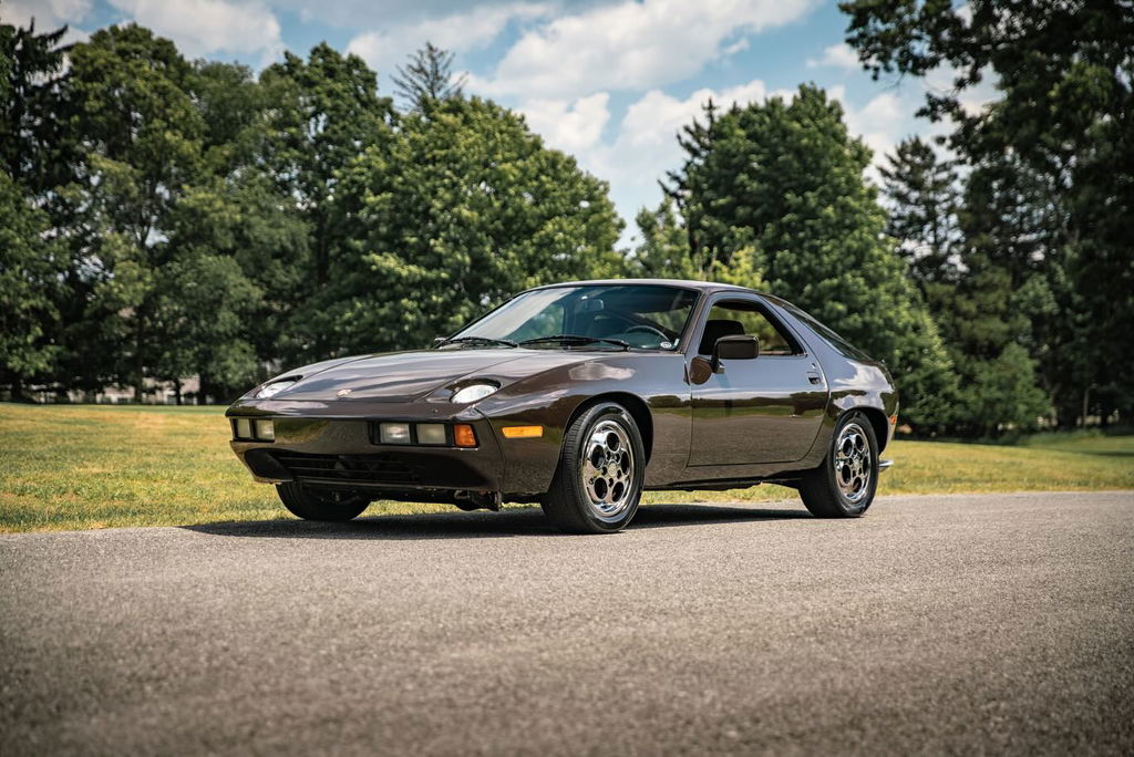 Porsche 928
