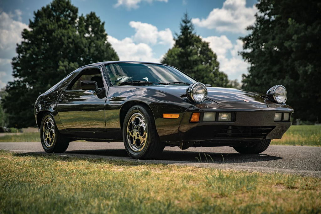 Porsche 928