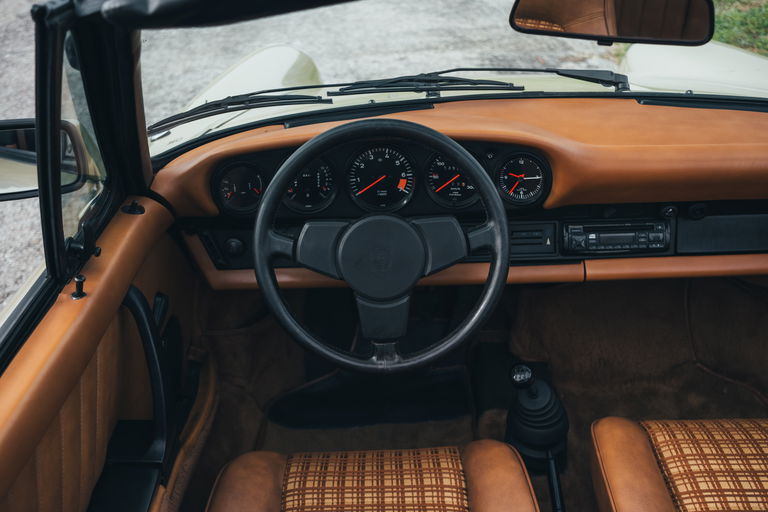 Porsche 911 Carrera 3.0