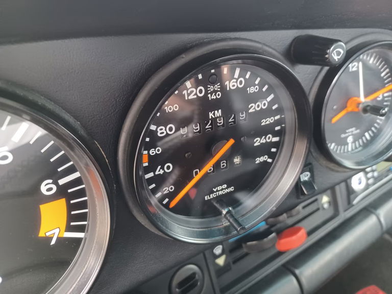 Porsche 911 Carrera 3.2