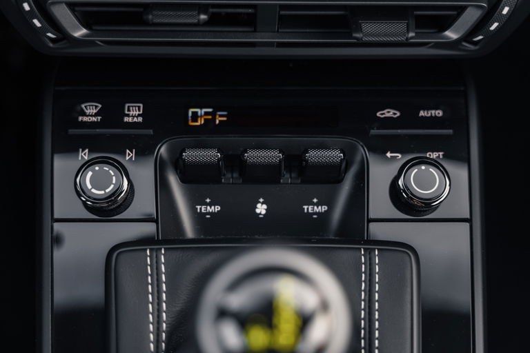 Porsche 992 GT3 Touring