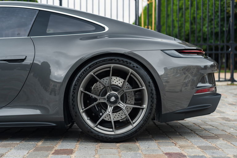 Porsche 992 GT3 Touring