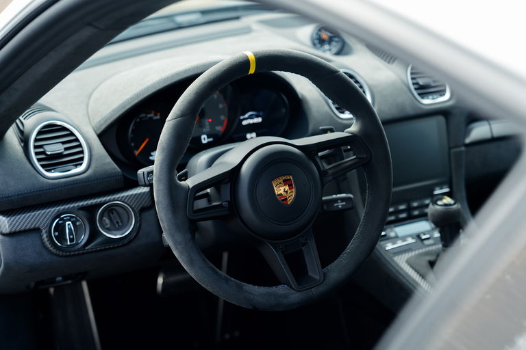 Porsche 718 Cayman GT4 RS