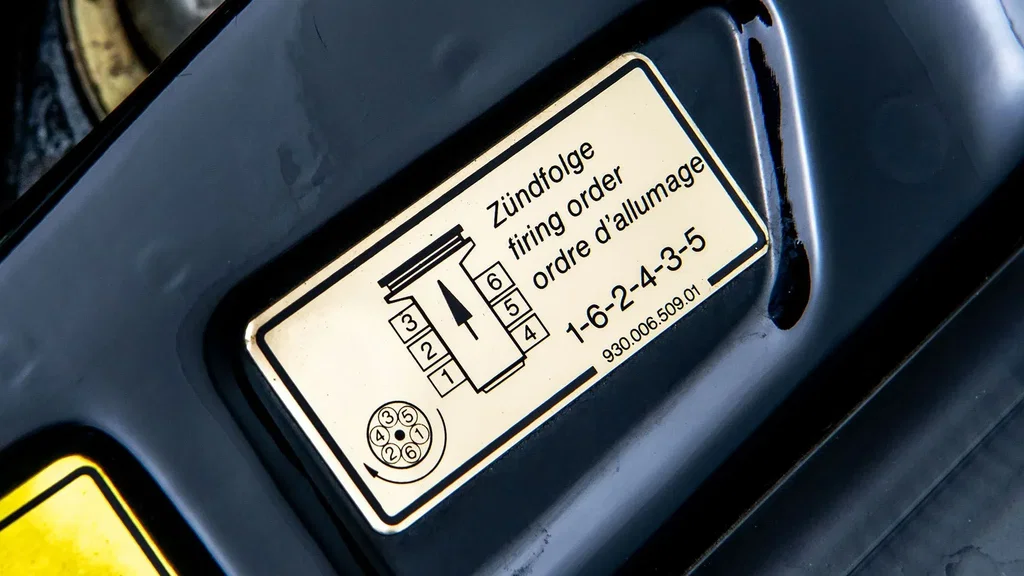 Porsche 911 Carrera 3.2 Speedster (US)