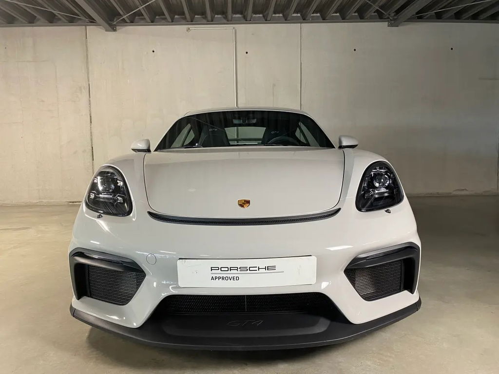 Porsche 718 Cayman GT4