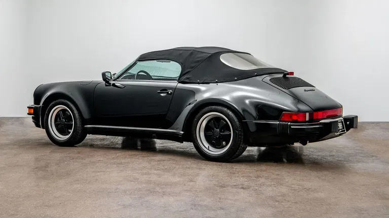 Porsche 911 Carrera 3.2 Speedster (US)