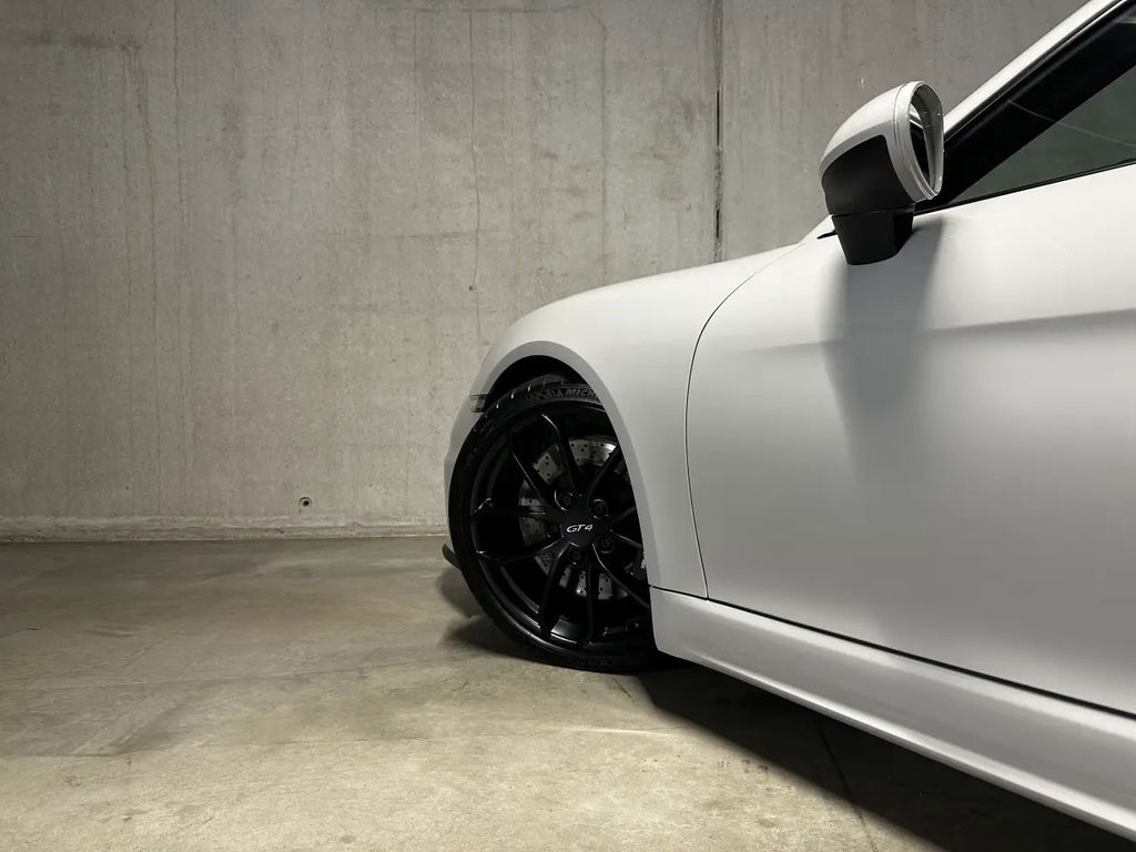 Porsche 718 Cayman GT4