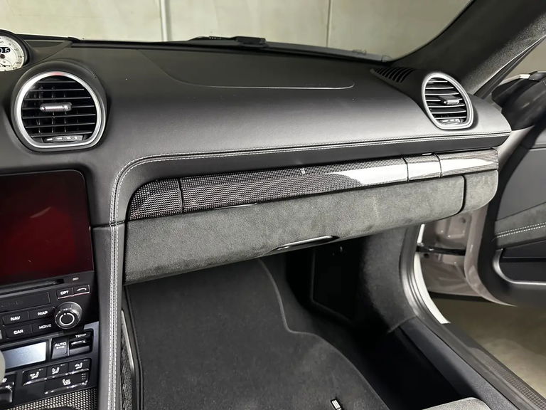 Porsche 718 Cayman GT4