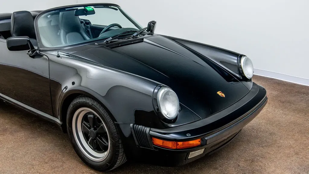 Porsche 911 Carrera 3.2 Speedster (US)