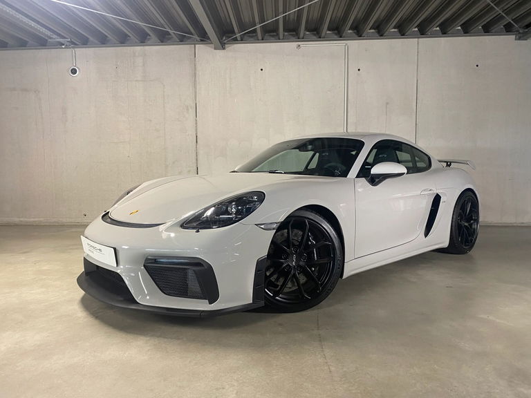 Porsche 718 Cayman GT4