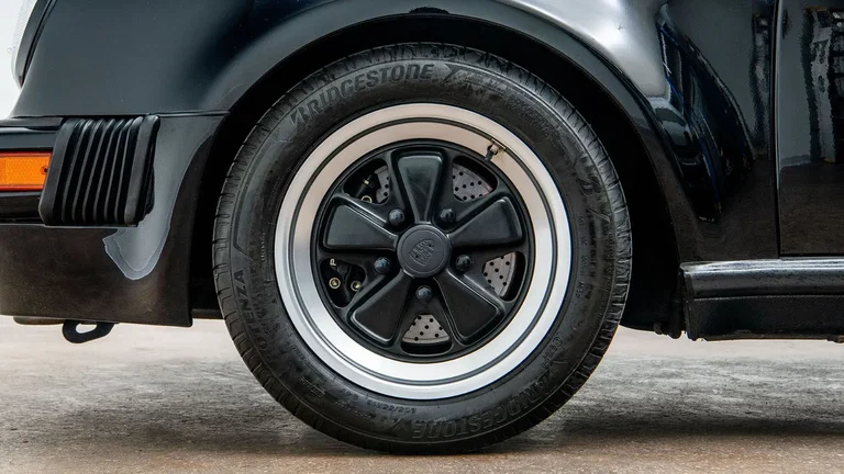 Porsche 911 Carrera 3.2 Speedster (US)