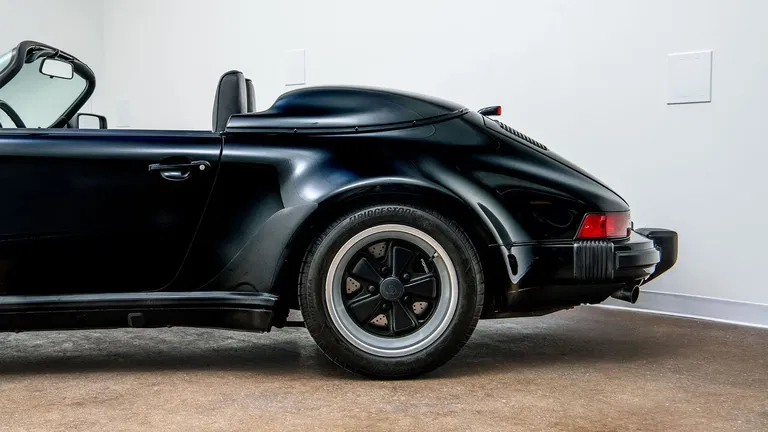 Porsche 911 Carrera 3.2 Speedster (US)