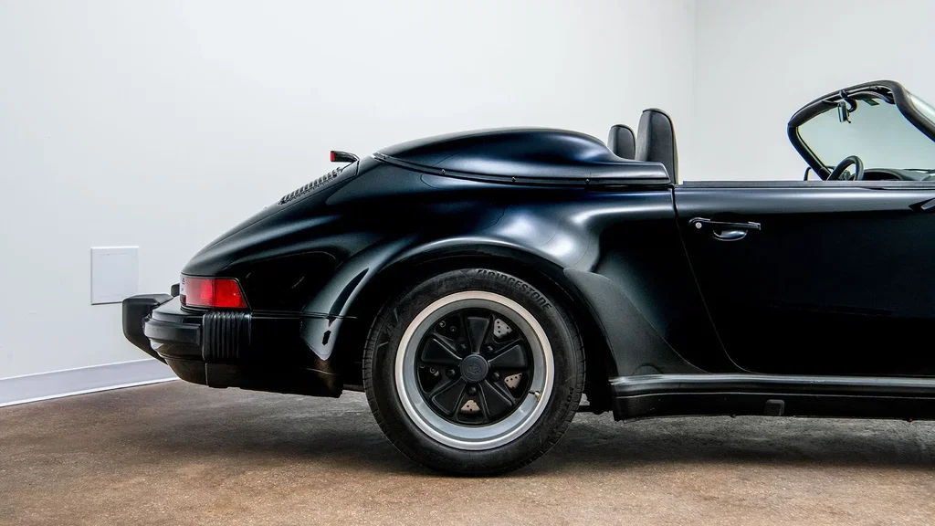 Porsche 911 Carrera 3.2 Speedster (US)