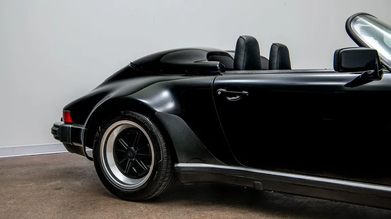 Porsche 911 Carrera 3.2 Speedster (US)