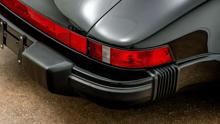 Porsche 911 Carrera 3.2 Speedster (US)