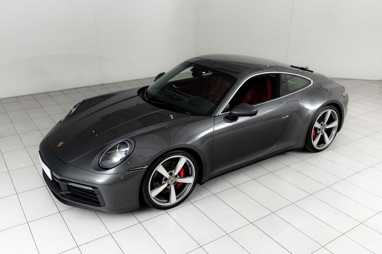 Porsche 992 Carrera 4S