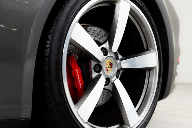 Porsche 992 Carrera 4S