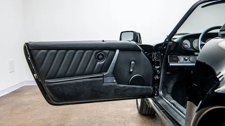 Porsche 911 Carrera 3.2 Speedster (US)