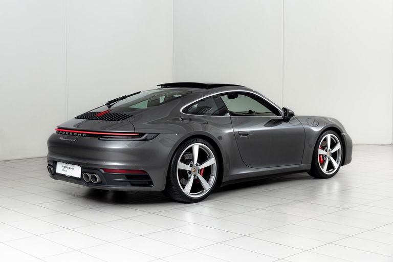 Porsche 992 Carrera 4S