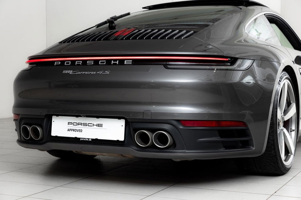 Porsche 992 Carrera 4S